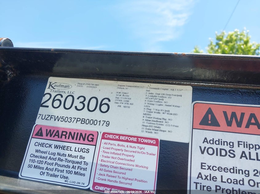 2023 Kaufman trailers Trailer VIN 7UZFW5037PB000179 IAAI salvage auction — SIDE, Clear (New Jersey), sold $7,100 on 2026-07-13 (photo 9)