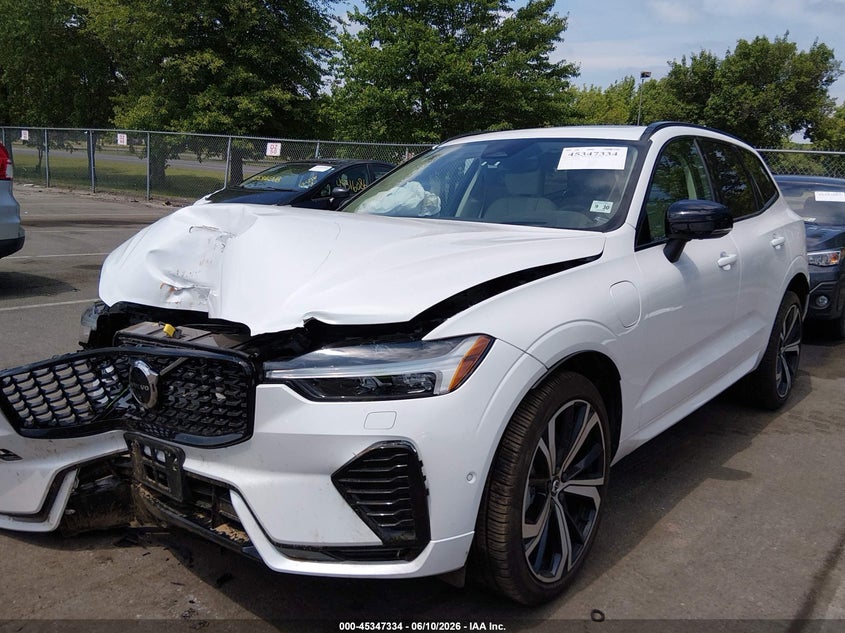 2025 Volvo Xc60 VIN YV4H60RM2S1073694 IAAI salvage auction — FRONT END, Salvage (New Jersey), sold $15,300 on 2026-07-11 (photo 2)