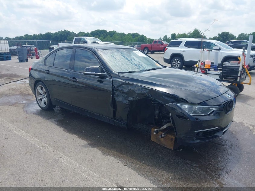 2015 BMW 3er VIN WBA3B9C58FF588848 IAAI salvage auction — RIGHT FRONT, Clear (Indiana), sold $1,925 on 2026-08-21 (photo 1)