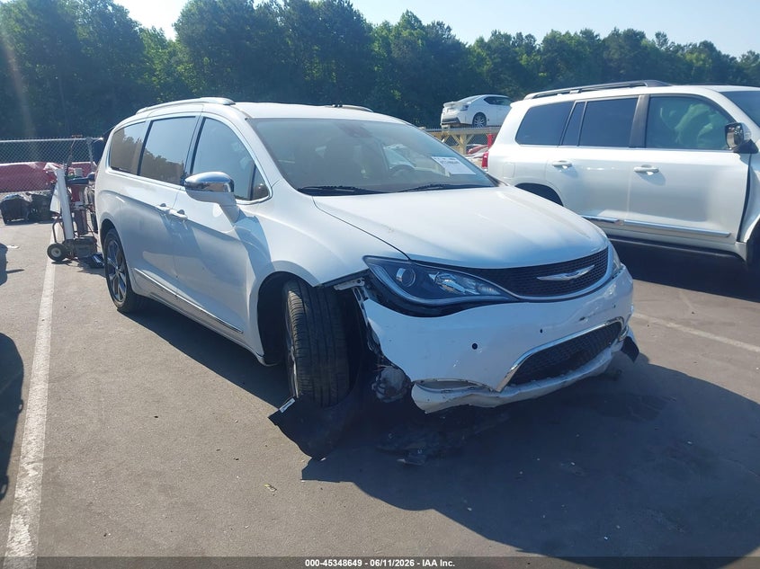 2018 Chrysler Pacifica VIN 2C4RC1GG8JR204267 IAAI salvage auction — FRONT END, Salvage Title, sold $3,700 on 2026-07-23 (photo 1)