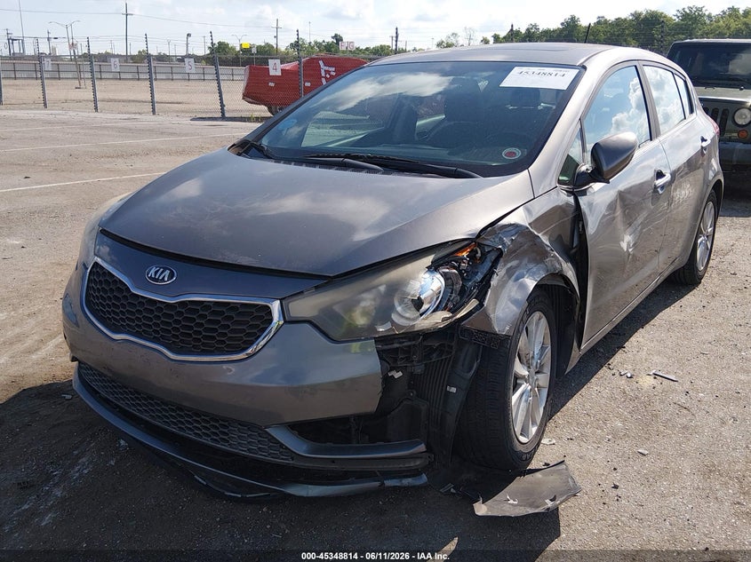 2015 Kia Forte VIN KNAFX5A87F5335126 IAAI salvage auction — LEFT FRONT, Salvage Title, sold $1,400 on 2026-07-29 (photo 2)