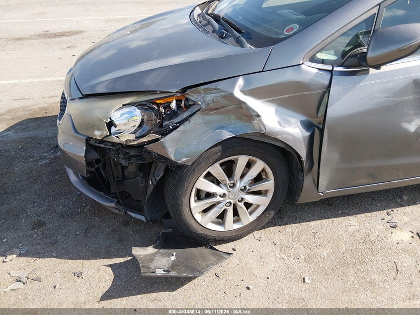 2015 Kia Forte VIN KNAFX5A87F5335126 IAAI salvage auction — LEFT FRONT, Salvage Title, sold $1,400 on 2026-07-29 (photo 6)