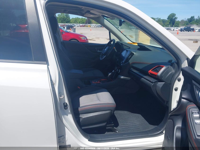 2019 Subaru Forester VIN JF2SKAPC7KH564629 IAAI salvage auction — SIDE, Clear (Indiana), sold $5,000 on 2026-07-17 (photo 5)