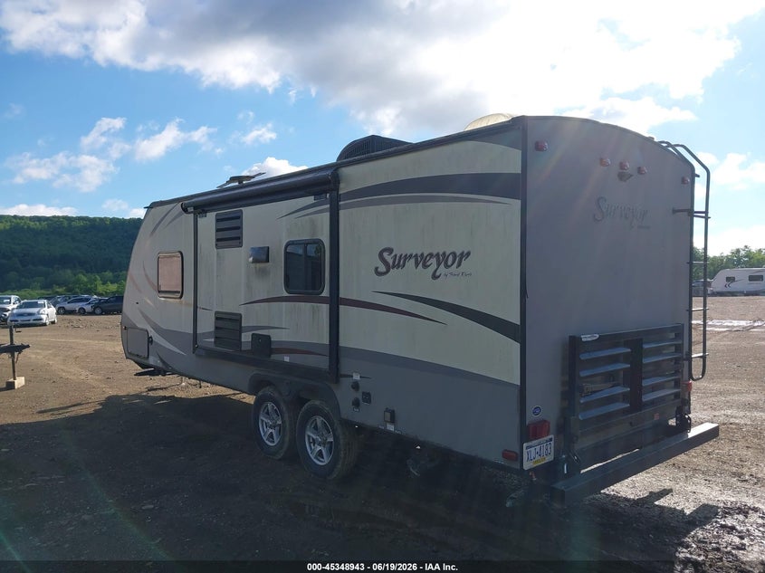 2015 Forest river Surveyor VIN 4X4TSVZ24FL026160 IAAI salvage auction — WATER/FLOOD, Salvage (Pennsylvania), sold $2,250 on 2026-07-08 (photo 3)