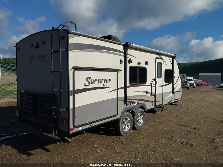 2015 Forest river Surveyor VIN 4X4TSVZ24FL026160 IAAI salvage auction — WATER/FLOOD, Salvage (Pennsylvania), sold $2,250 on 2026-07-08 (photo 4)