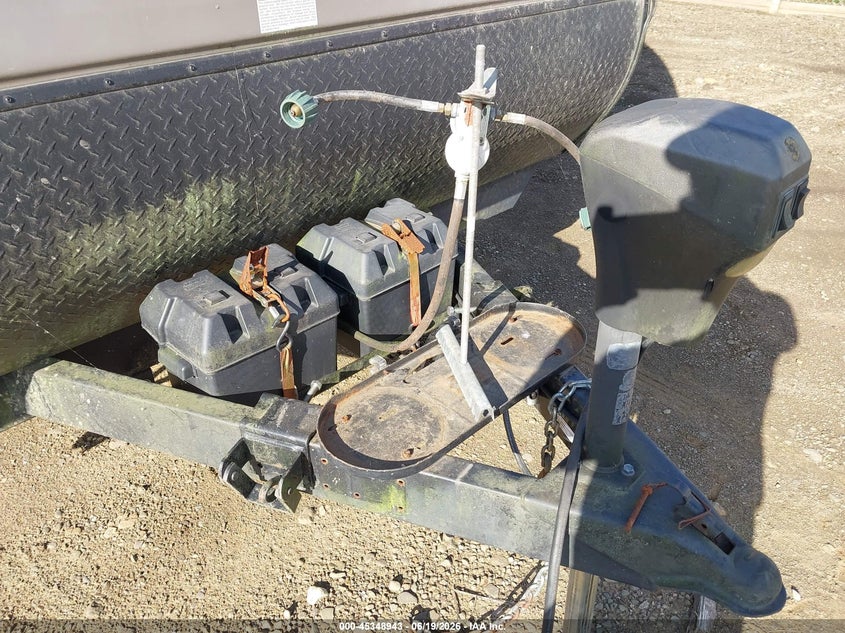 2015 Forest river Surveyor VIN 4X4TSVZ24FL026160 IAAI salvage auction — WATER/FLOOD, Salvage (Pennsylvania), sold $2,250 on 2026-07-08 (photo 7)