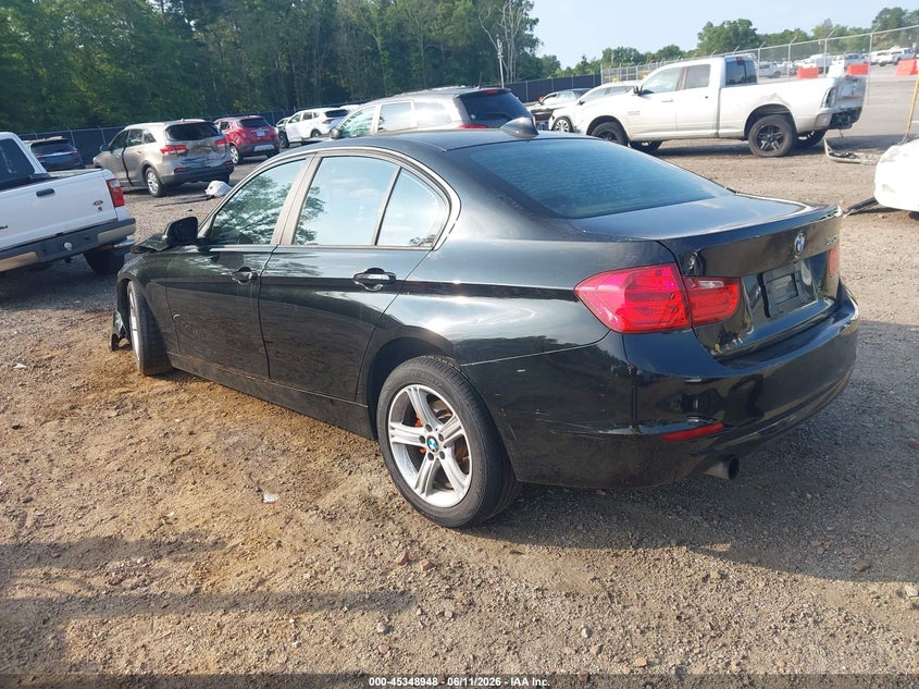 2015 BMW 3er VIN WBA3B1G57FNT03784 IAAI salvage auction — RIGHT SIDE, Salvage (South Carolina), sold $275 on 2026-08-12 (photo 3)