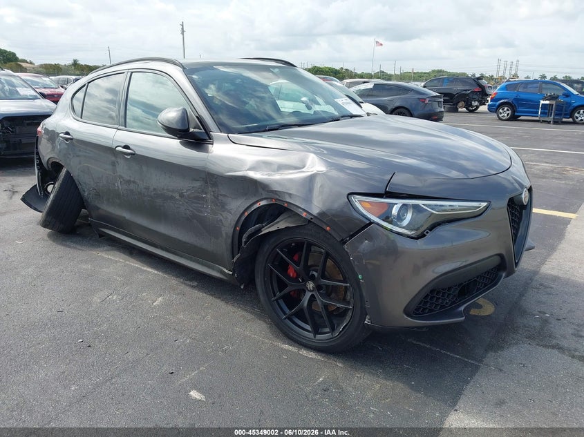 2019 Alfa romeo Stelvio VIN ZASPAKANXK7C71960 IAAI salvage auction — SIDE, Salvage Title, sold $1,550 on 2026-07-30 (photo 1)