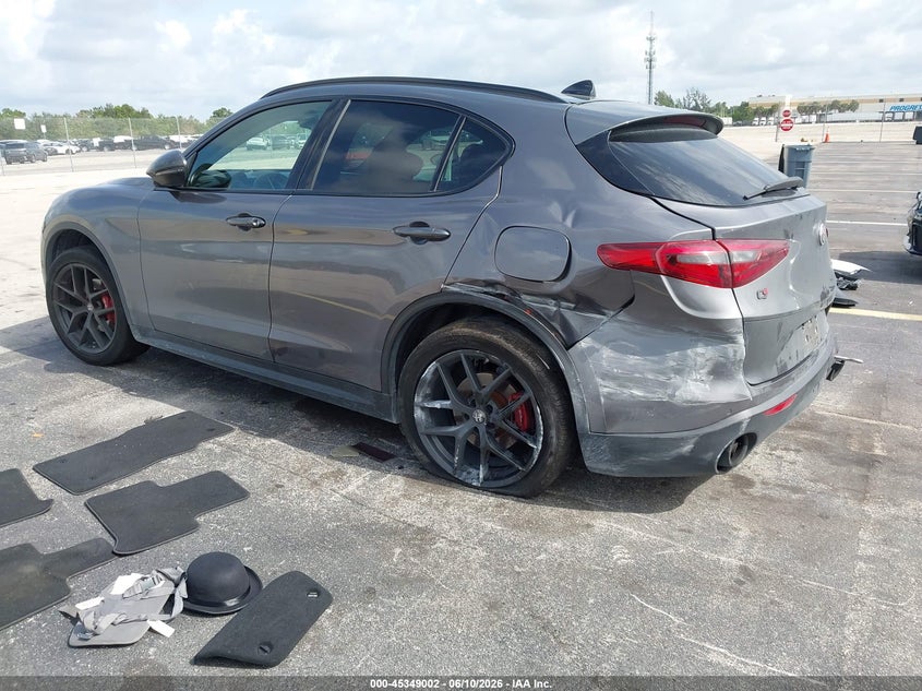 2019 Alfa romeo Stelvio VIN ZASPAKANXK7C71960 IAAI salvage auction — SIDE, Salvage Title, sold $1,550 on 2026-07-30 (photo 3)