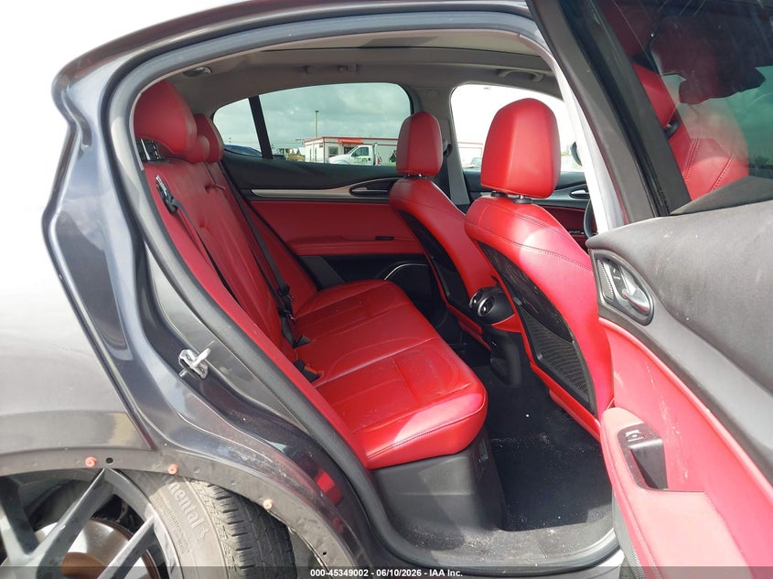 2019 Alfa romeo Stelvio VIN ZASPAKANXK7C71960 IAAI salvage auction — SIDE, Salvage Title, sold $1,550 on 2026-07-30 (photo 8)