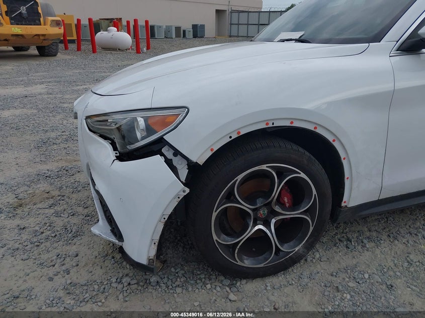 2019 Alfa romeo Stelvio VIN ZASPAKBN4K7C45546 IAAI salvage auction — THEFT, Wait Title, sold $25 on 2026-08-21 (photo 6)