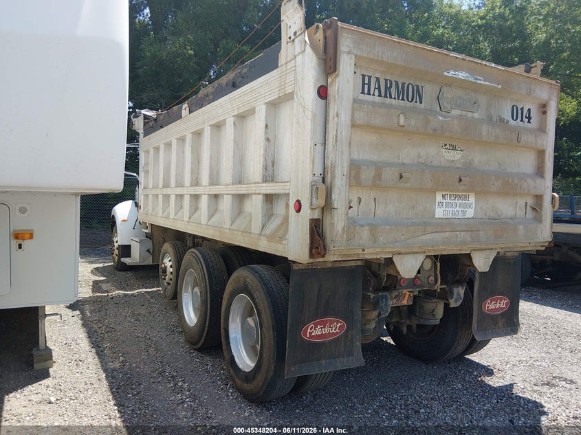 2006 Peterbilt 335 VIN 2NPLLZ9X36M661910 IAAI salvage auction — NORMAL WEAR, Clear (Tennessee), sold $15,700 on 2026-07-15 (photo 3)