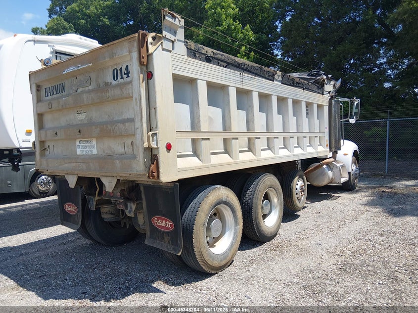 2006 Peterbilt 335 VIN 2NPLLZ9X36M661910 IAAI salvage auction — NORMAL WEAR, Clear (Tennessee), sold $15,700 on 2026-07-15 (photo 4)