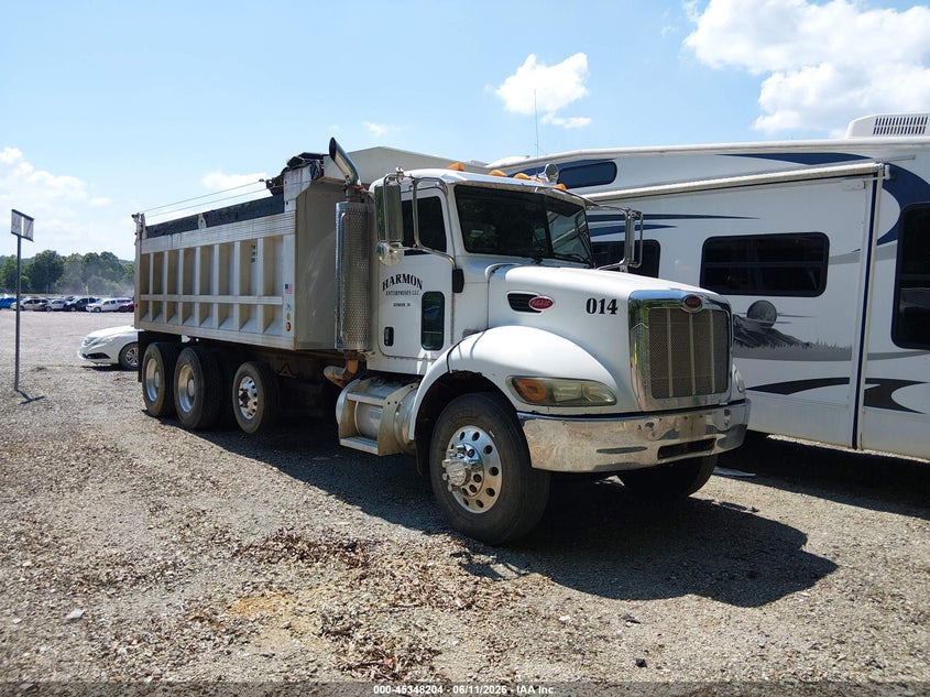 2006 Peterbilt 335 VIN 2NPLLZ9X36M661910 IAAI salvage auction — NORMAL WEAR, Clear (Tennessee), sold $15,700 on 2026-07-15 (photo 1)