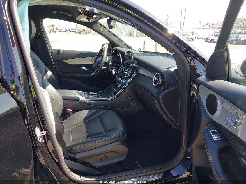 2019 Mercedes-benz Glc VIN WDC0G4JB6KV149547 IAAI salvage auction — RIGHT SIDE, Salvage (California), sold $5,500 on 2026-07-08 (photo 5)