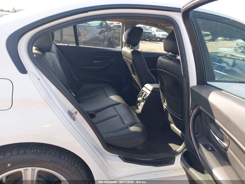 2015 BMW 3er VIN WBA3B3G57FNT68792 IAAI salvage auction — RIGHT FRONT, Salvage Title, sold $1,300 on 2026-08-13 (photo 8)