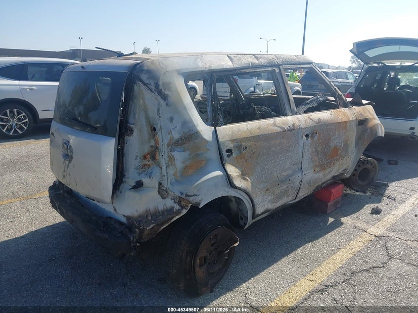 2013 Kia Soul VIN KNDJT2A56D7558594 IAAI salvage auction — TOTAL BURN, Salvage Title, sold $25 on 2026-07-21 (photo 4)