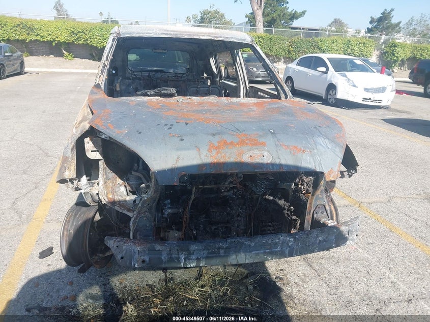 2013 Kia Soul VIN KNDJT2A56D7558594 IAAI salvage auction — TOTAL BURN, Salvage Title, sold $25 on 2026-07-21 (photo 6)