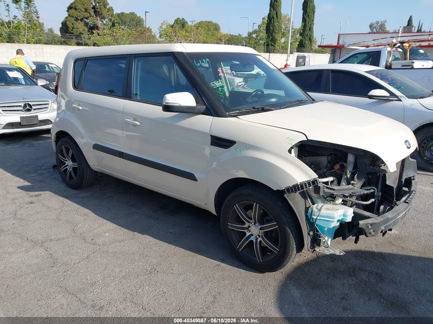 2013 Kia Soul VIN KNDJT2A62D7775830 IAAI salvage auction — FRONT END, Salvage (California), sold $925 on 2026-07-11 (photo 1)