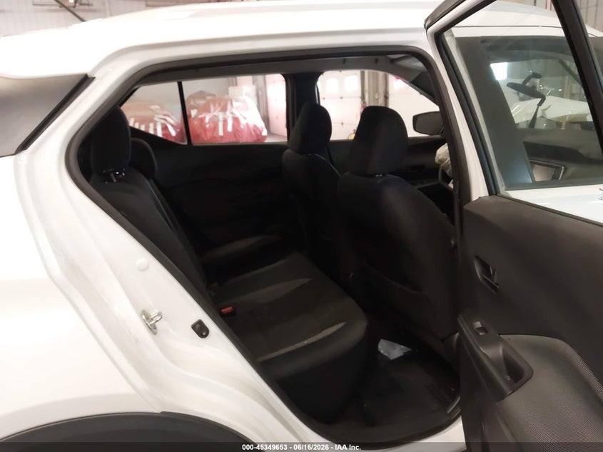 2018 Nissan Kicks VIN 3N1CP5CU4JL523498 IAAI salvage auction — FRONT END, Salvage Title, sold $500 on 2026-10-09 (photo 8)