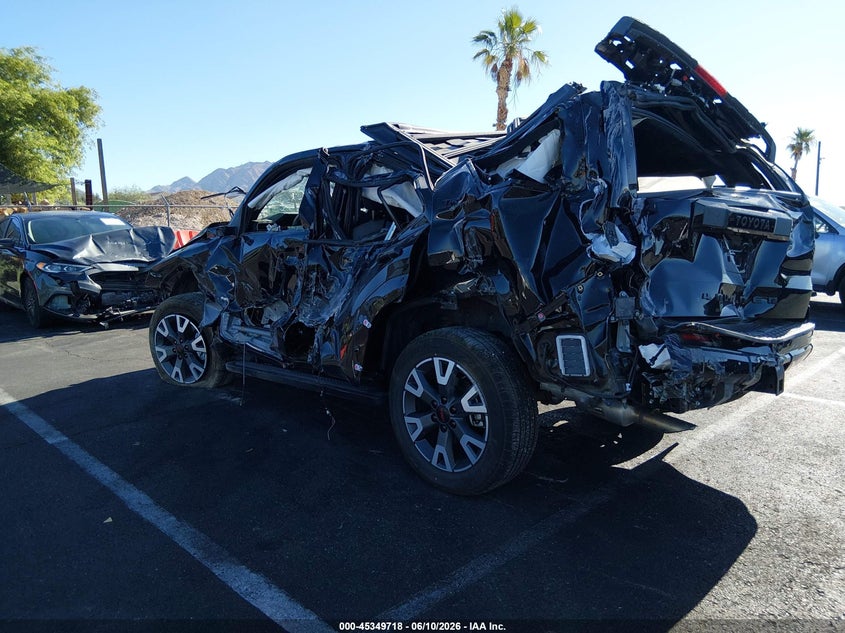 2025 Toyota 4runner VIN JTEVA5BR0S5065864 IAAI salvage auction — ROLLOVER, Salvage Title, sold $5,625 on 2026-07-31 (photo 3)