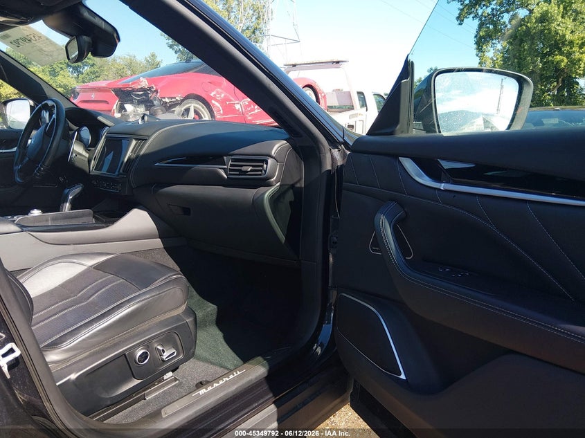 2021 Maserati Levante VIN ZN661XUS8MX372046 IAAI salvage auction — FRONT END, Salvage (Indiana), sold $13,400 on 2026-07-29 (photo 5)