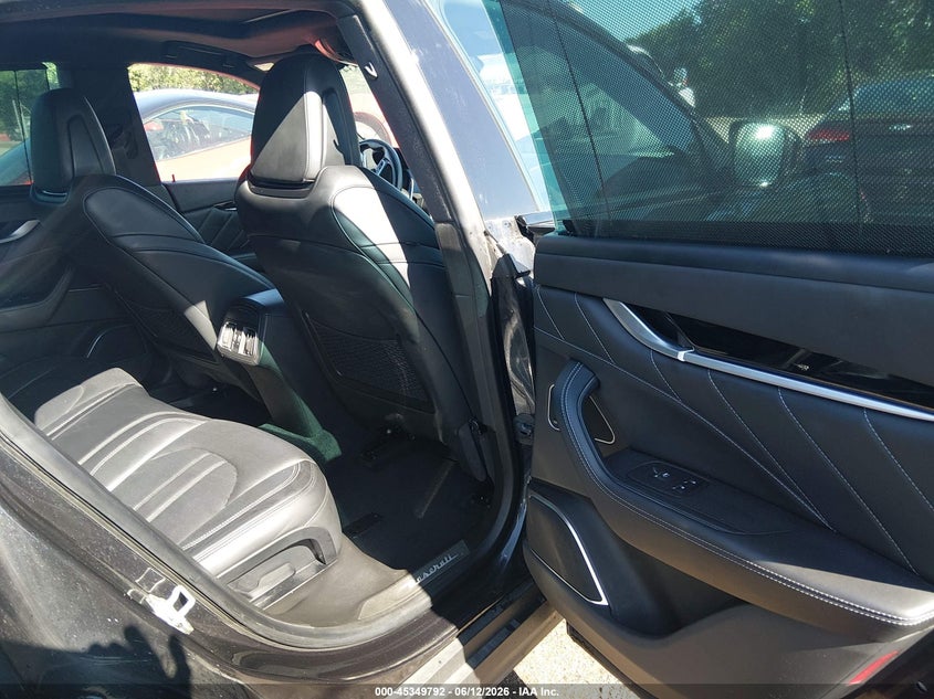 2021 Maserati Levante VIN ZN661XUS8MX372046 IAAI salvage auction — FRONT END, Salvage (Indiana), sold $13,400 on 2026-07-29 (photo 8)