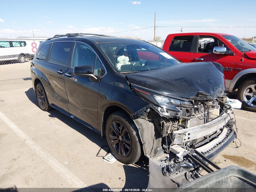 2024 Toyota Sienna VIN 5TDCSKFC1RS118900 IAAI salvage auction — FRONT END, Original (Texas), sold $16,300 on 2026-08-19 (photo 1)