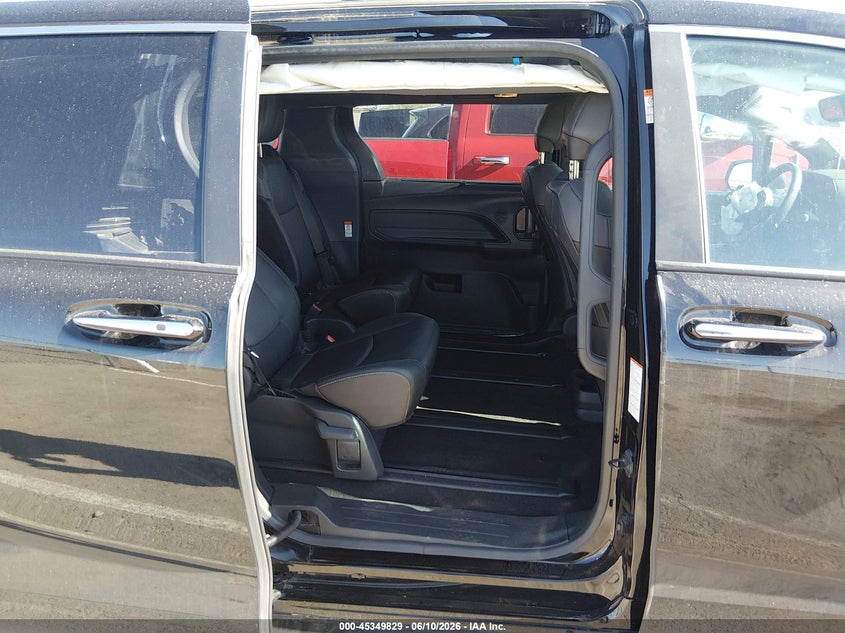 2024 Toyota Sienna VIN 5TDCSKFC1RS118900 IAAI salvage auction — FRONT END, Original (Texas), sold $16,300 on 2026-08-19 (photo 8)