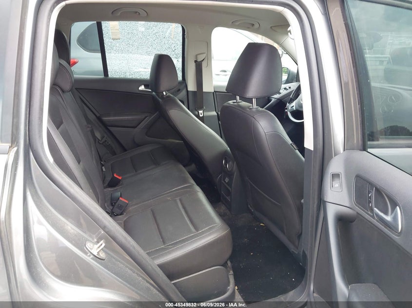 2017 Volkswagen Tiguan VIN WVGAV7AX0HK029360 IAAI salvage auction — NORMAL WEAR, Salvage Title, sold $525 on 2026-07-23 (photo 8)