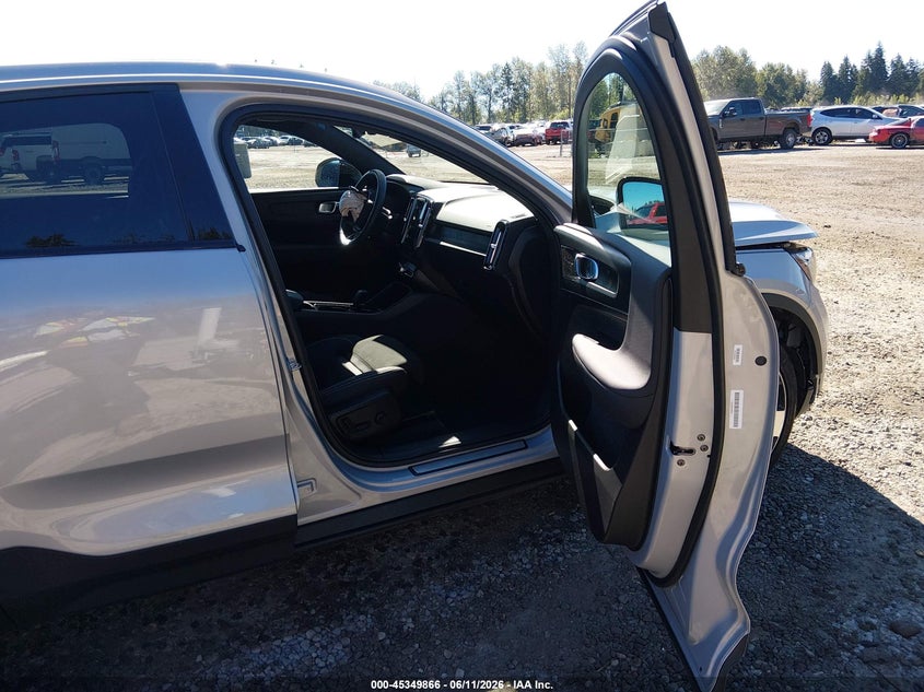 2023 Volvo C40 VIN YV4ED3GM5P2045581 IAAI salvage auction — RIGHT FRONT, Bill Of Sale (Washington), sold $8,200 on 2026-07-12 (photo 5)