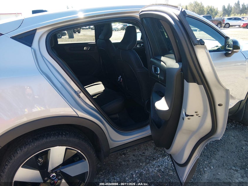 2023 Volvo C40 VIN YV4ED3GM5P2045581 IAAI salvage auction — RIGHT FRONT, Bill Of Sale (Washington), sold $8,200 on 2026-07-12 (photo 8)