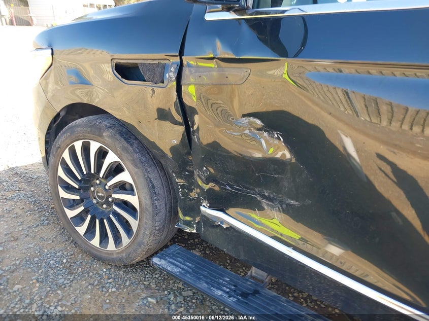 2022 Lincoln Navigator VIN 5LMJJ3TT2NEL01557 IAAI salvage auction — SIDE, Salvage (Virginia), sold $23,300 on 2026-07-09 (photo 6)