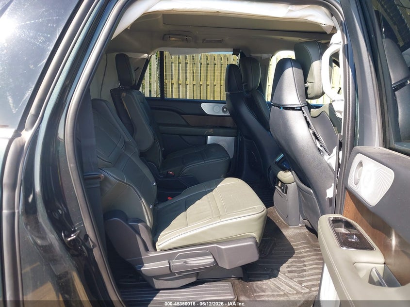 2022 Lincoln Navigator VIN 5LMJJ3TT2NEL01557 IAAI salvage auction — SIDE, Salvage (Virginia), sold $23,300 on 2026-07-09 (photo 8)