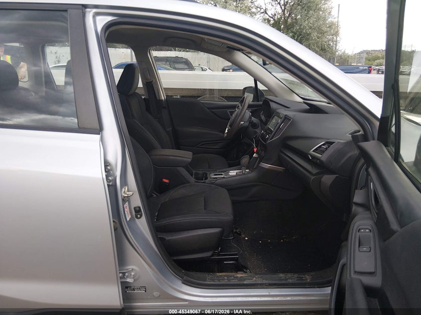 2019 Subaru Forester VIN JF2SKACC9KH582006 IAAI salvage auction — REAR END, Salvage (Montana), sold $3,300 on 2026-07-11 (photo 5)