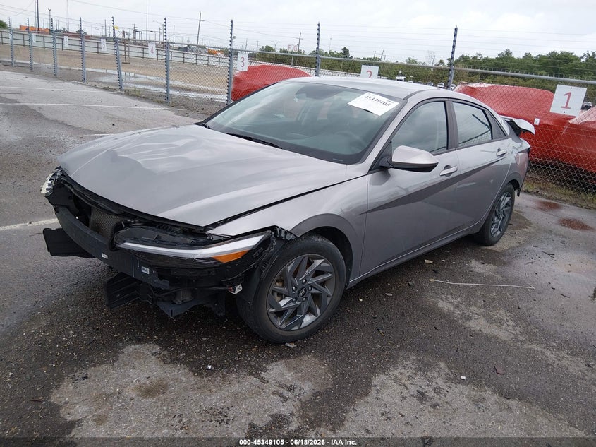 2024 Hyundai Elantra VIN KMHLM4DG1RU657455 IAAI salvage auction — FRONT & REAR, Salvage Title, sold $4,000 on 2026-07-27 (photo 2)