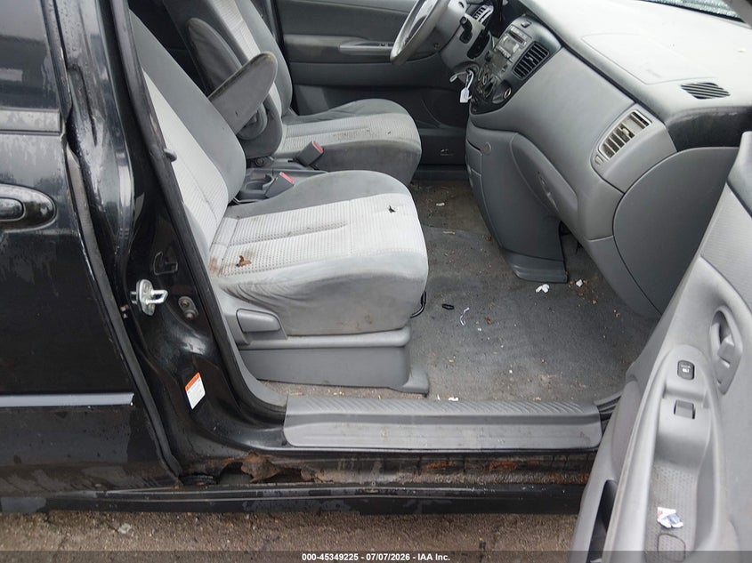 2004 Mazda Mpv VIN JM3LW28J140504719 IAAI salvage auction — REAR END, Salvage (Massachusetts), sold $425 on 2026-07-31 (photo 5)