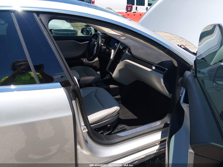 2015 Tesla Model s VIN 5YJSA1E27FF116425 IAAI salvage auction — FRONT END, Salvage (Arkansas), sold $2,200 on 2026-07-30 (photo 5)