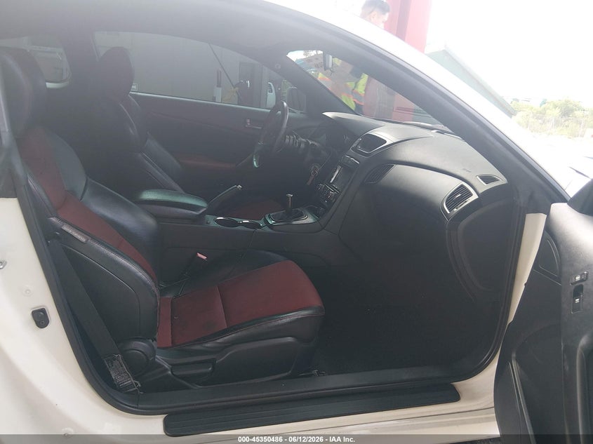2011 Hyundai Genesis VIN KMHHU6KH3BU049309 IAAI salvage auction — FRONT & REAR, Rebuildable (Florida), sold $525 on 2026-07-14 (photo 5)