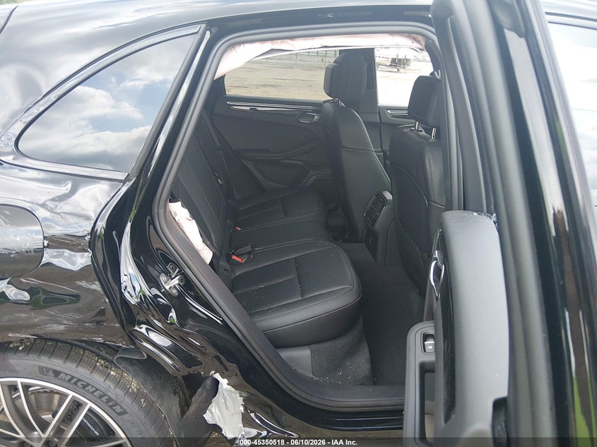 2026 Porsche Macan VIN WP1AA2A59TLB01563 IAAI salvage auction — RIGHT SIDE, Clear (Tennessee), sold $38,000 on 2026-07-27 (photo 8)