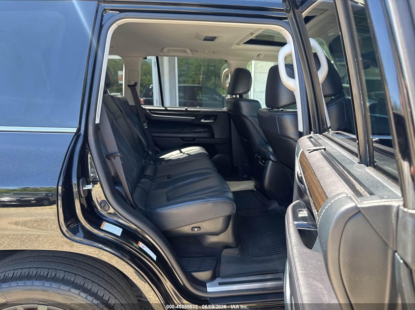 2018 Lexus Lx 570 VIN JTJHY7AX3J4266006 IAAI salvage auction — NORMAL WEAR, Original (Ohio), sold $49,500 on 2026-07-22 (photo 8)