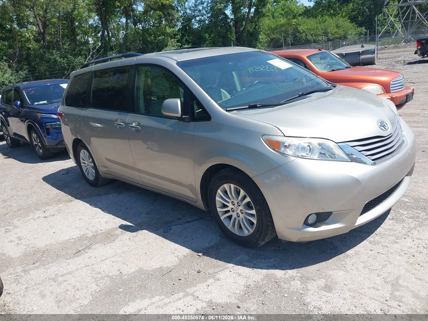 2015 Toyota Sienna VIN 5TDYK3DC6FS527808 IAAI salvage auction — LEFT FRONT, Salvage (Indiana), sold $3,550 on 2026-07-30 (photo 1)