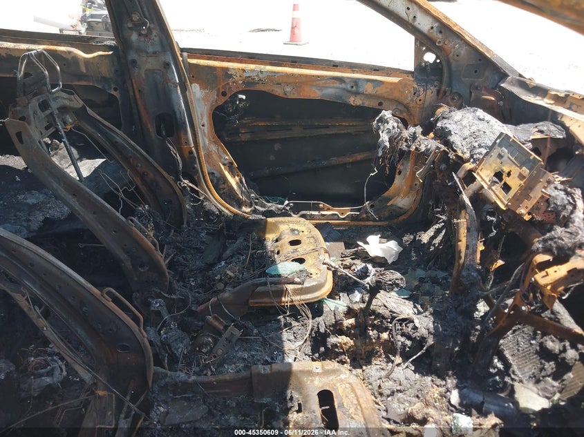2019 Hyundai Elantra VIN KMHD84LF5KU811902 IAAI salvage auction — TOTAL BURN, Salvage Title, sold $25 on 2026-07-28 (photo 5)