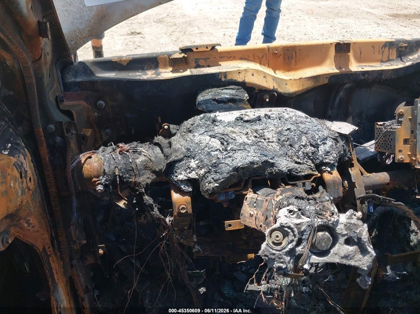 2019 Hyundai Elantra VIN KMHD84LF5KU811902 IAAI salvage auction — TOTAL BURN, Salvage Title, sold $25 on 2026-07-28 (photo 7)