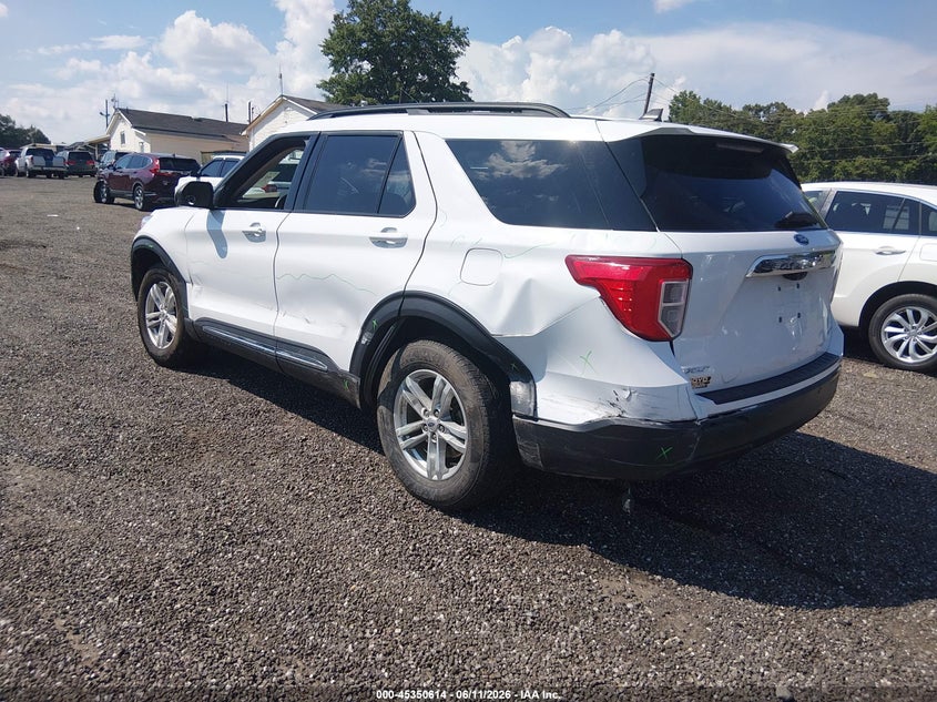 2023 Ford Explorer VIN 1FMSK8DH9PGA18611 IAAI salvage auction — SIDE, Salvage Title, sold $6,100 on 2026-07-31 (photo 3)
