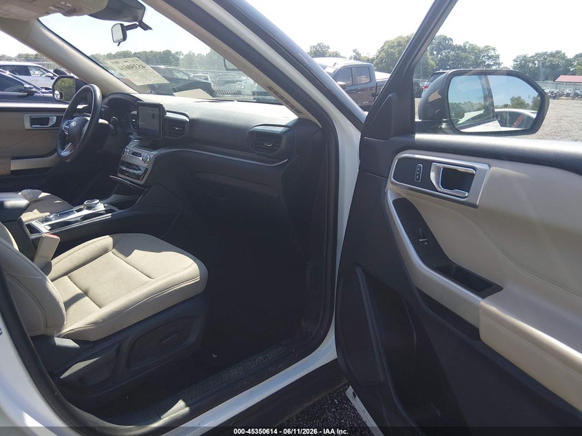 2023 Ford Explorer VIN 1FMSK8DH9PGA18611 IAAI salvage auction — SIDE, Salvage Title, sold $6,100 on 2026-07-31 (photo 5)