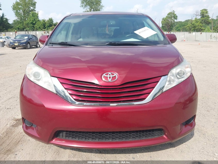 2017 Toyota Sienna VIN 5TDKZ3DC9HS876692 IAAI salvage auction — NORMAL WEAR, Clear (New Jersey), sold $2,500 on 2026-07-07 (photo 6)