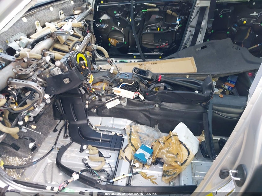2005 Lexus Ls 430 VIN JTHBN36F755001100 IAAI salvage auction — NORMAL WEAR, Clear (Virginia), sold $375 on 2026-07-27 (photo 6)