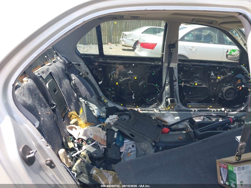 2005 Lexus Ls 430 VIN JTHBN36F755001100 IAAI salvage auction — NORMAL WEAR, Clear (Virginia), sold $375 on 2026-07-27 (photo 8)