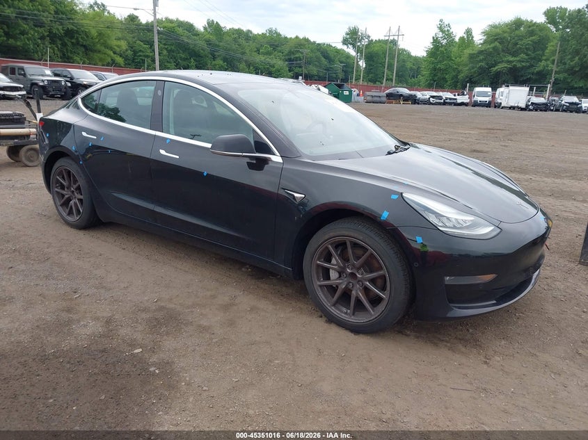 2019 Tesla Model 3 VIN 5YJ3E1EA4KF425764 IAAI salvage auction — SIDE, Salvage (Idaho), sold $5,700 on 2026-07-09 (photo 1)